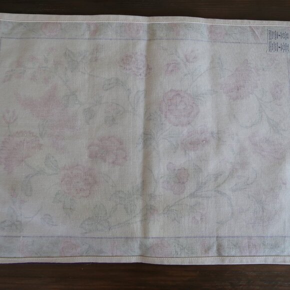 EXC 4 April Cornell Floral Napkins and 2 Placemats - Picture 8 of 9